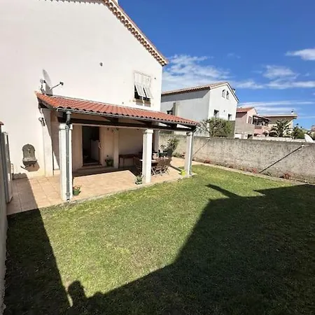 Villa - 100 M - - Free Parking *