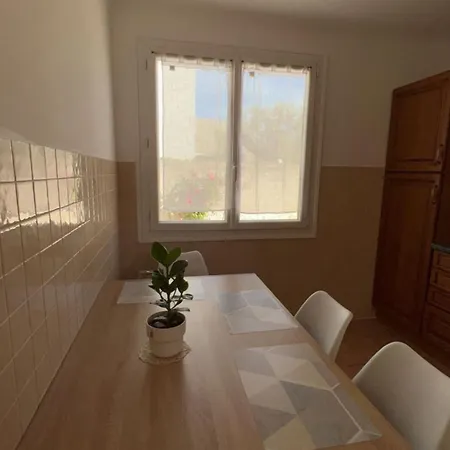 - 100 M - - Free Parking *